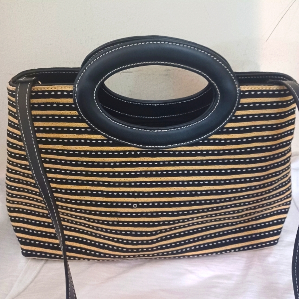 Liz Claiborne purse Tan and black Woven